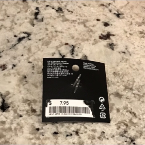 H & M Rings ‼️ Size : S .!! Colors : Black , Silver , and Gold .!! - Picture 3 of 3